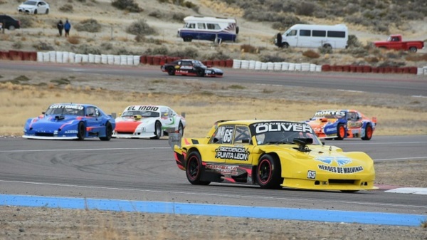 Axel Oliver marca el camino en el TC Patagónico (Foto: Norman Evans/Jornada).