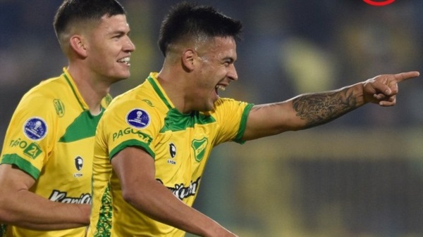 El Uvita Fernández convirtió un "hat trick" ante Millonarios y aumentó su cuota goleadora.