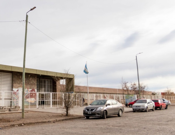 Los “colgados” del asentamiento “Costanera”  provocan el problema.