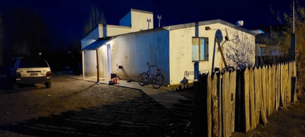 La casa en Tecka donde apuñalaron al joven que falleció este domingo a la madrugada en Esquel