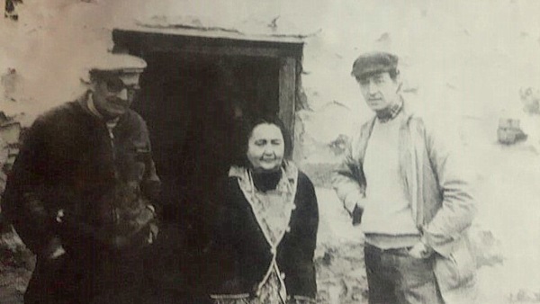 Merceditas Finat con don Leandro Miche y su hijo.