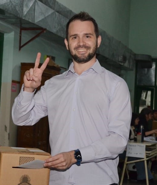 Juan Manuel Peralta, candidato a intendente de Esquel, en la línea de Luque
