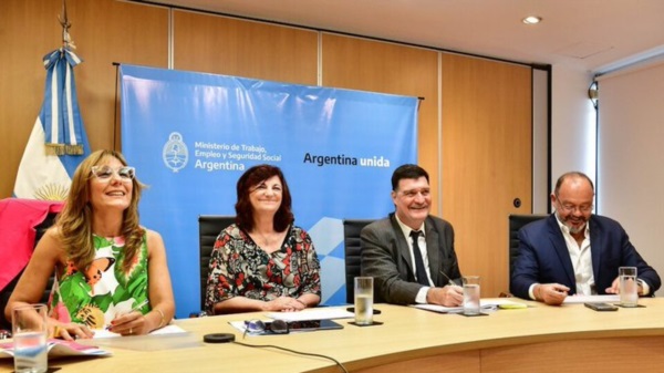 El salario mínimo aumentó en julio a $105.500 y llegará a $118.000 en septiembre.