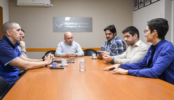 Sastre se reunió con las nuevas autoridades del Hospital de Madryn.
