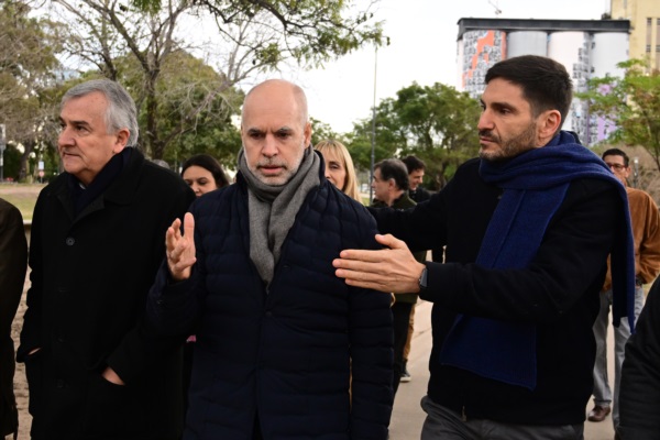 HRL, junto a Morales y el postulante a la gobernación de Santa Fe, Maximiliano Pullaro.