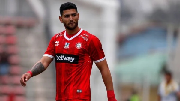 El Pirata compra el 50% del pase y firma contrato por 3 años y medio.