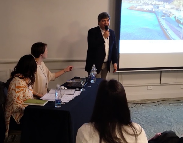 Jefe. Favio Cambareri, administrador del puerto de Comodoro, destacó las ventajas de la inminente obra. 