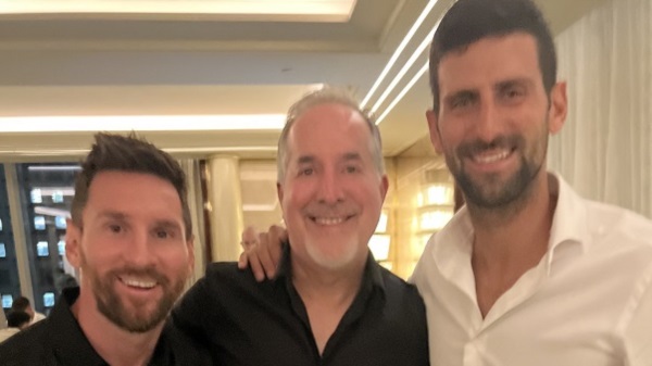 Novak Djokovic y Leo Messi compartieron un lindo momento junto a Jorge Más, propietario del Inter Miami.