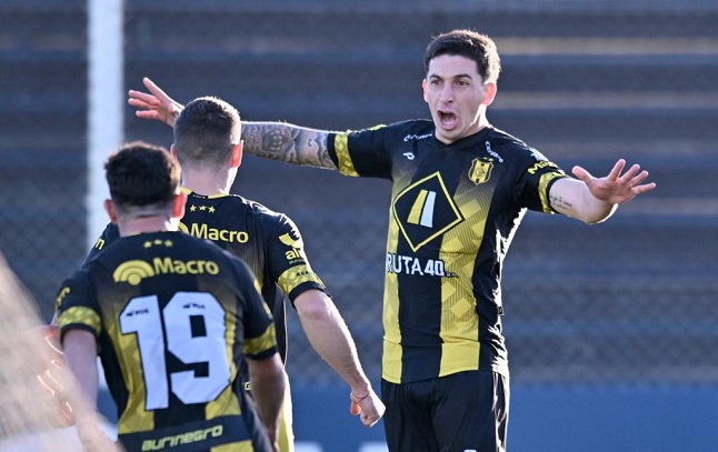 El tucumano de 26 años marcó 13 goles en el presente torneo.