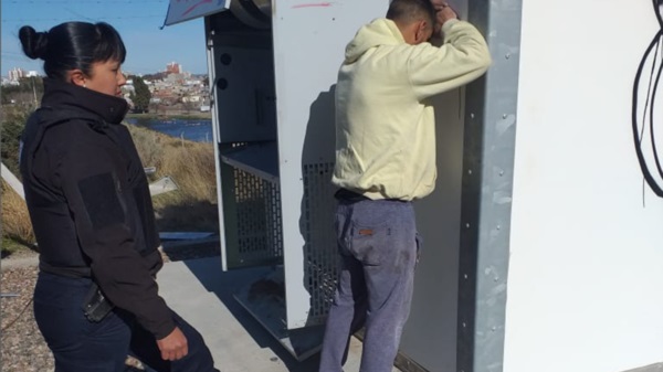 El delincuente fue atrapado cuando se aprestaba a escapar del lugar.