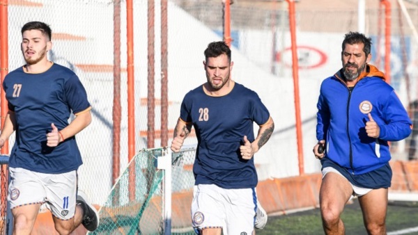Coquito Giménez ya entrena en J.J. Moreno. (Foto: Mariano Di Giusto/Jornada).