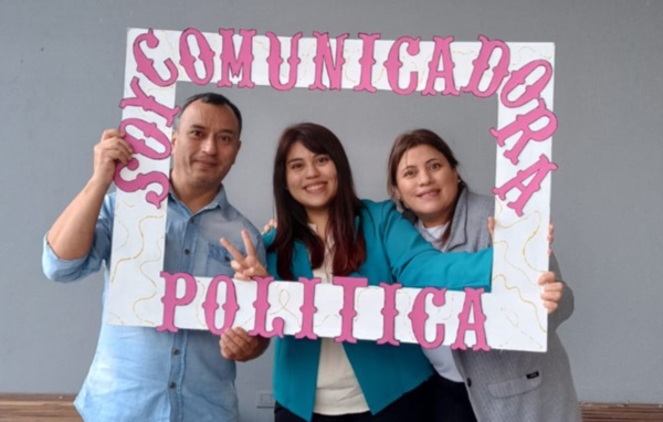 GRan logro. Camila Bascopé, becaria de LyF, se recibió de Técnica en Comunicación Pública y Política.