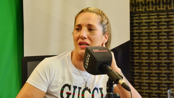 La expresión de desencanto en la cara de la "Itaka" luego de una fea experiencia. (Foto: Alberto Evans/Jornada).