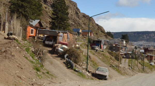 La Municipalidad suspendió el envío de agua a los asentamientos.