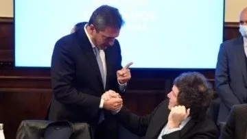 Massa atendió le pedido de Milei de acordear cuándo tratar el  nuevo Presupuesto y lo invitó a una reunión.