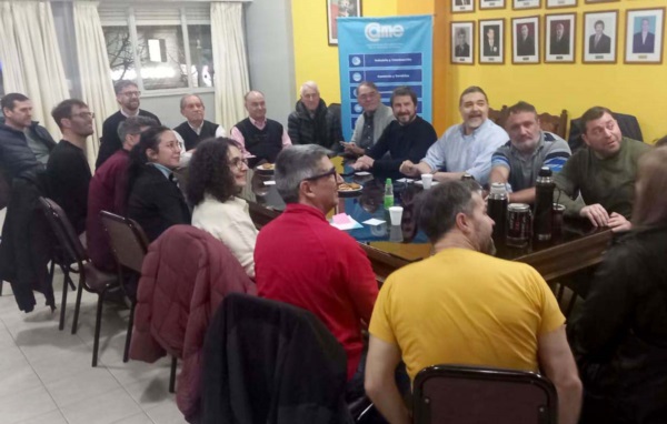 Encuentro. El jefe comunal electo y los referentes comerciales hicieron una puesta en común. 