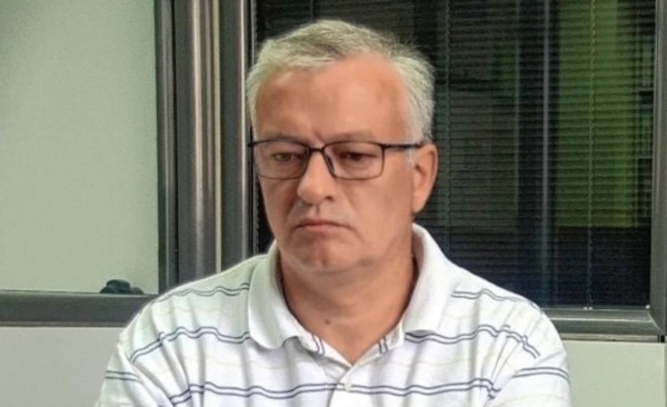 Nestor Feu. Presidente.